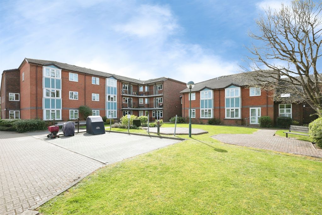 Property photo 2 of 14