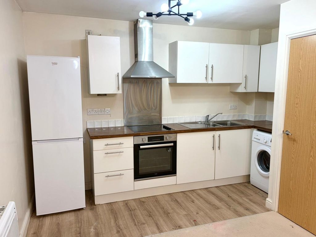 Property photo 3 of 5 Picture No. 04