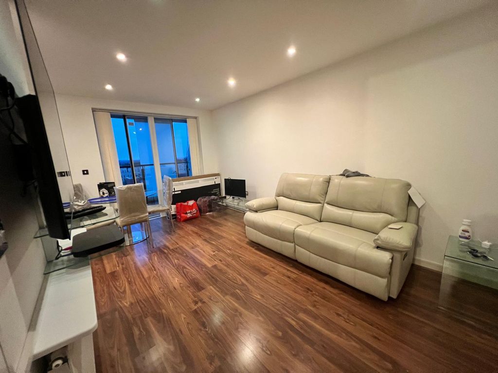 Property photo 2 of 8 Photo 1