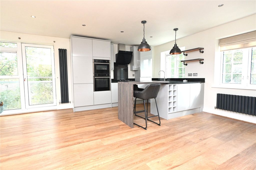 Property photo 2 of 22 Picture No. 29