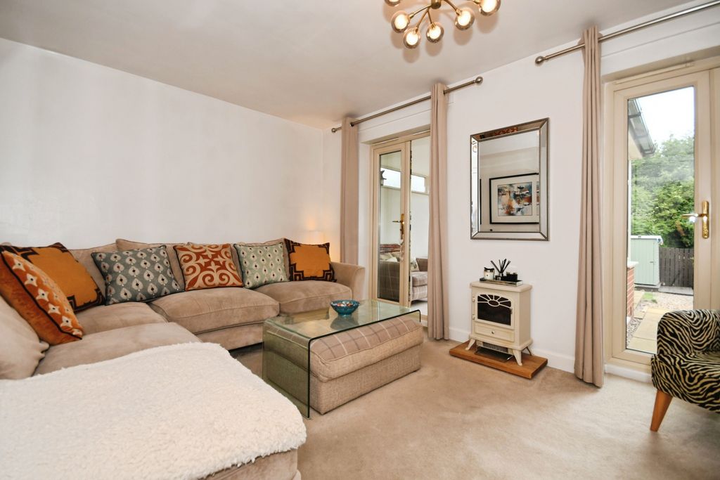 Property photo 3 of 25