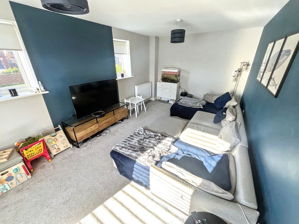 Property photo 3 of 17