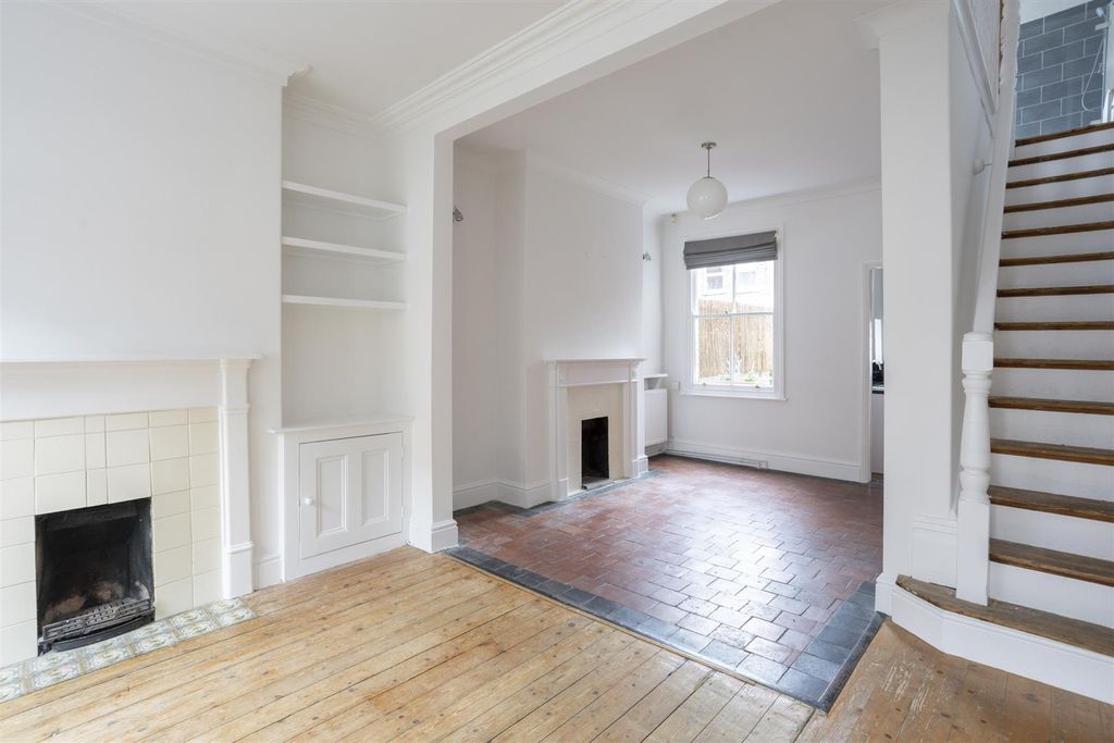 Property photo 3 of 21 13_Colenso_Street_1.Jpg