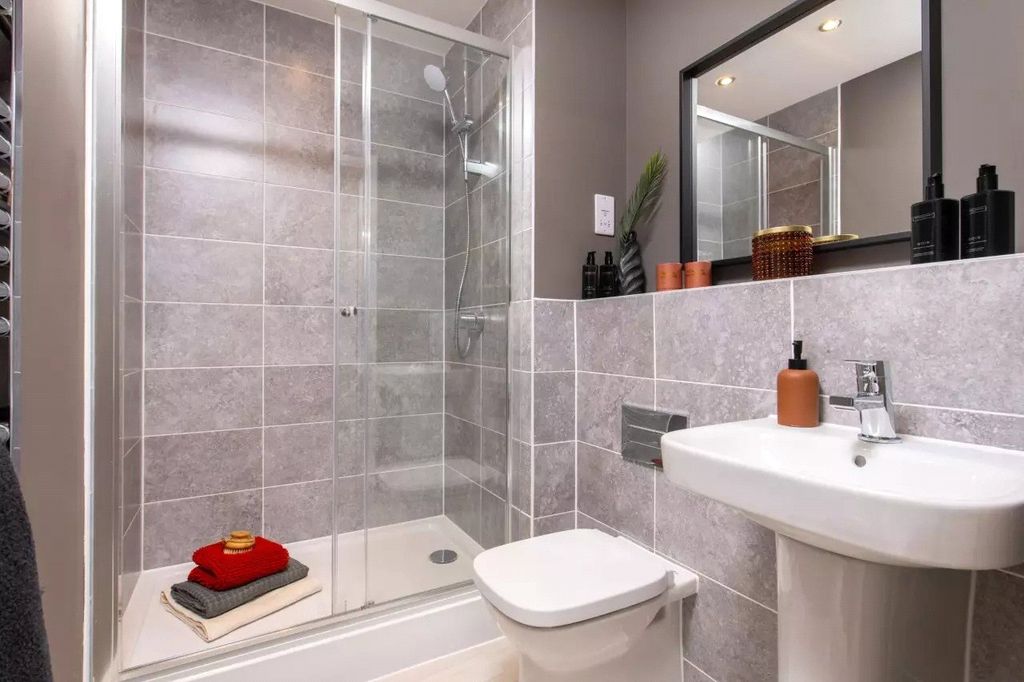 Additional image 8 of 2 bed flat for saleAvenue, Farnborough, Hampshire GU14