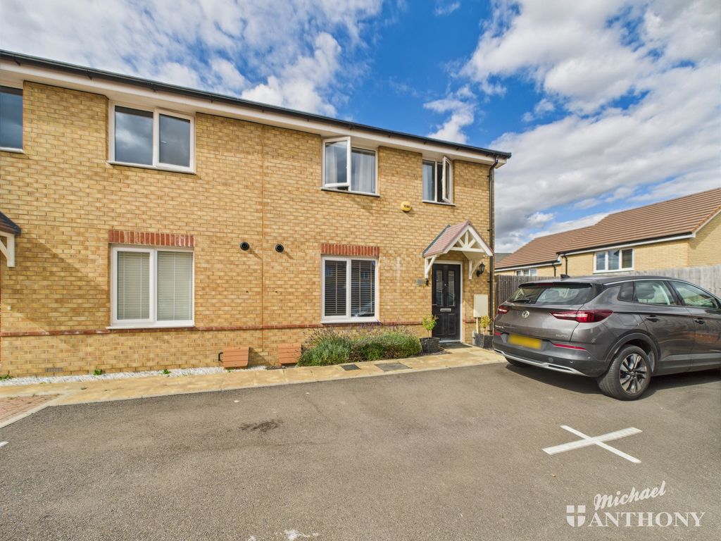 Property photo 1 of 13 Cam02773G0-Pr0345-Still024