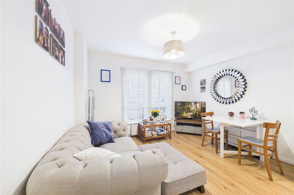 Property photo 1 of 8 Picture No. 17