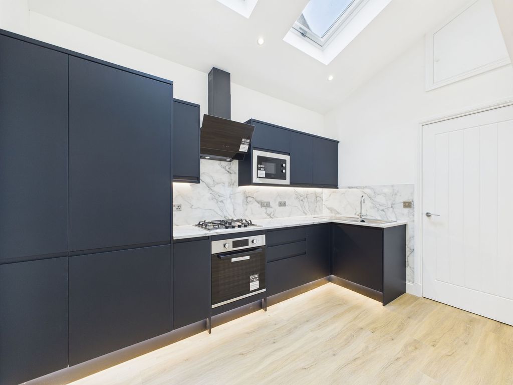 Property photo 3 of 14 Kitchen