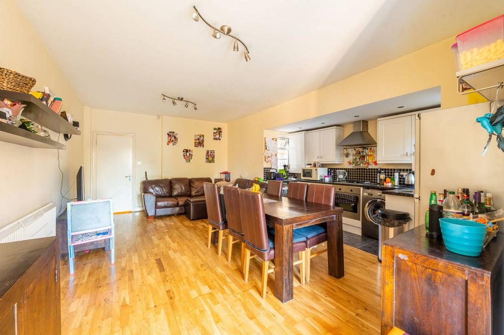 Property photo 3 of 7
