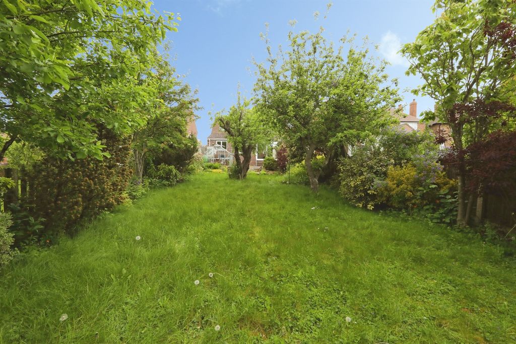 Property photo 2 of 18