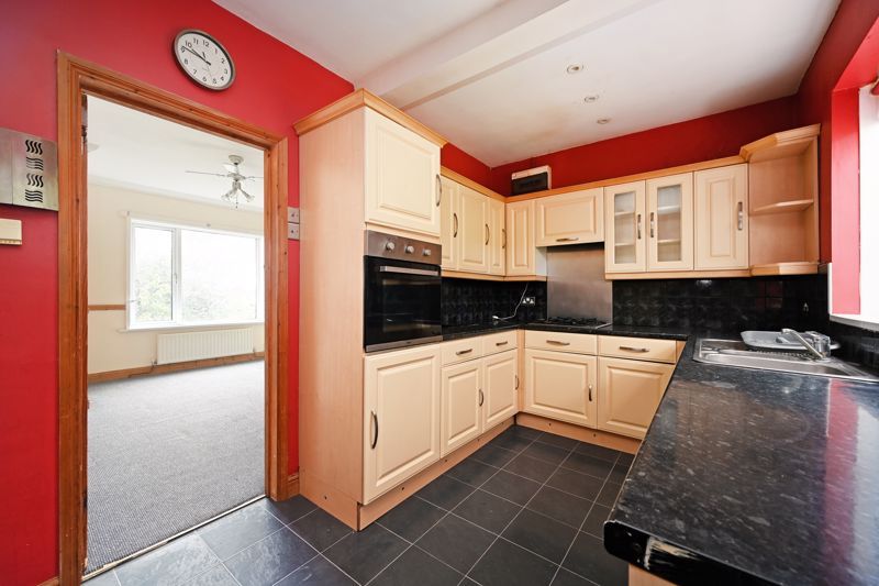 Property photo 3 of 17 Kitchen