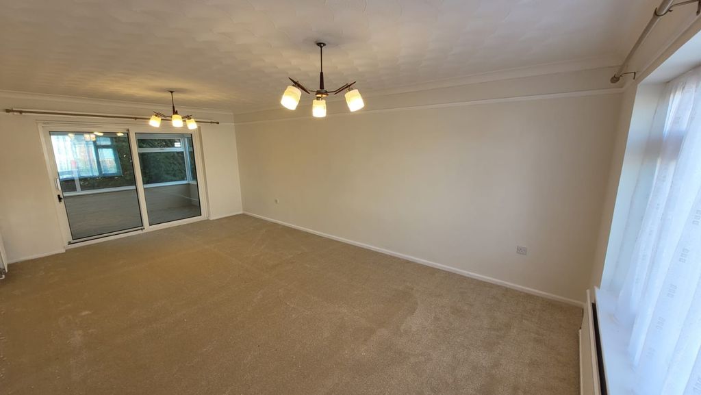 Property photo 2 of 12 Bedroom