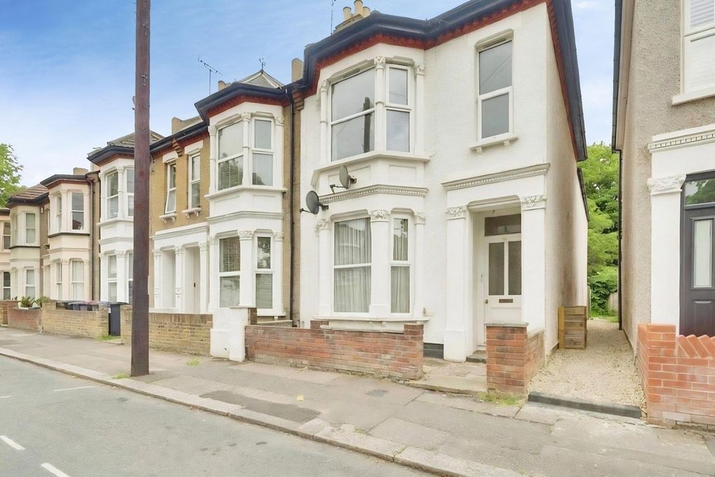 Property photo 1 of 24