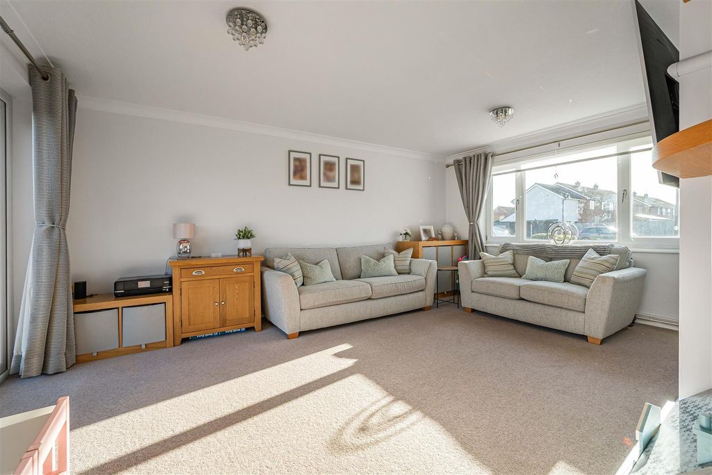 Property photo 3 of 25 23_68854.Jpg