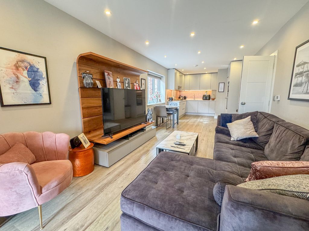 Property photo 3 of 19