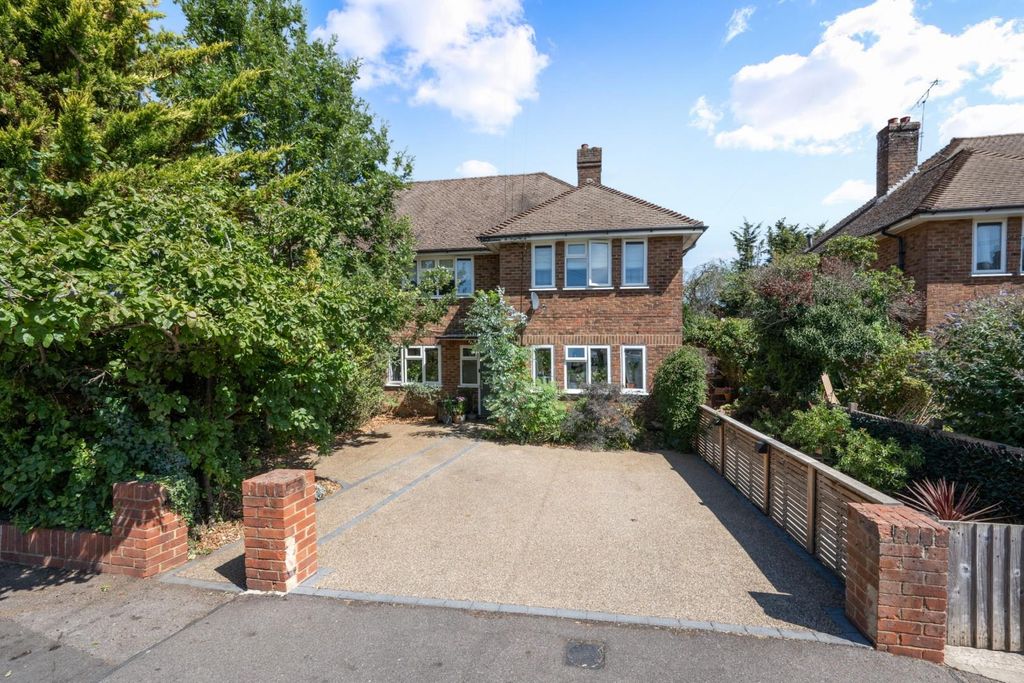 Property photo 1 of 14 Burnet Grove