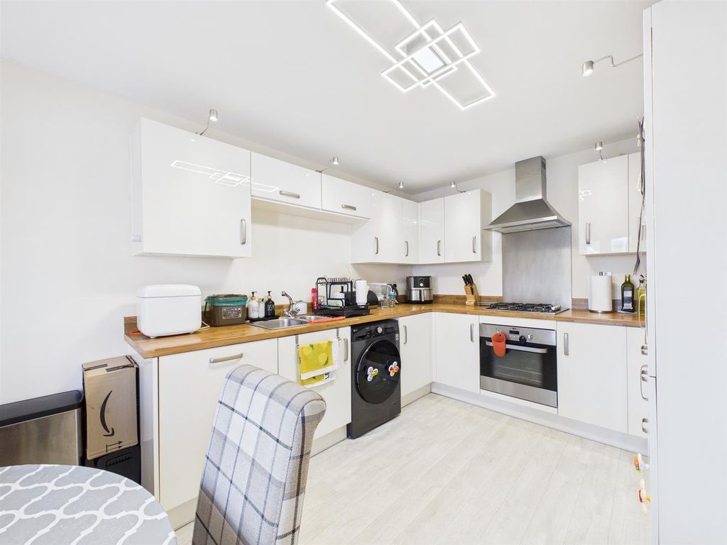 Property photo 2 of 18 Cam02295G0-Pr0284-Still004.Jpg