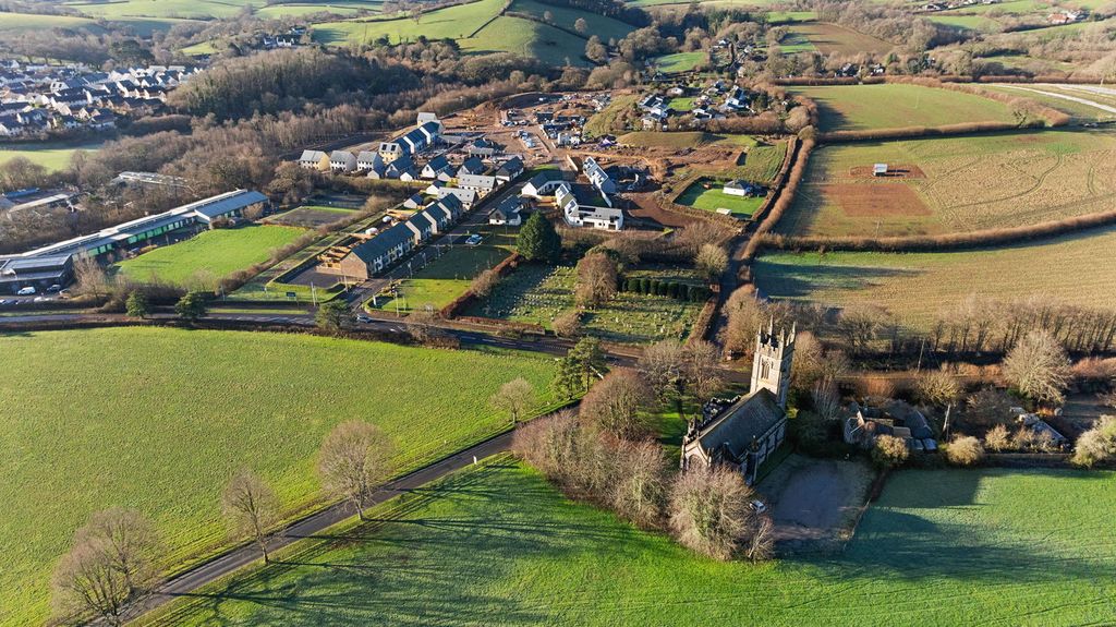 Property photo 3 of 5