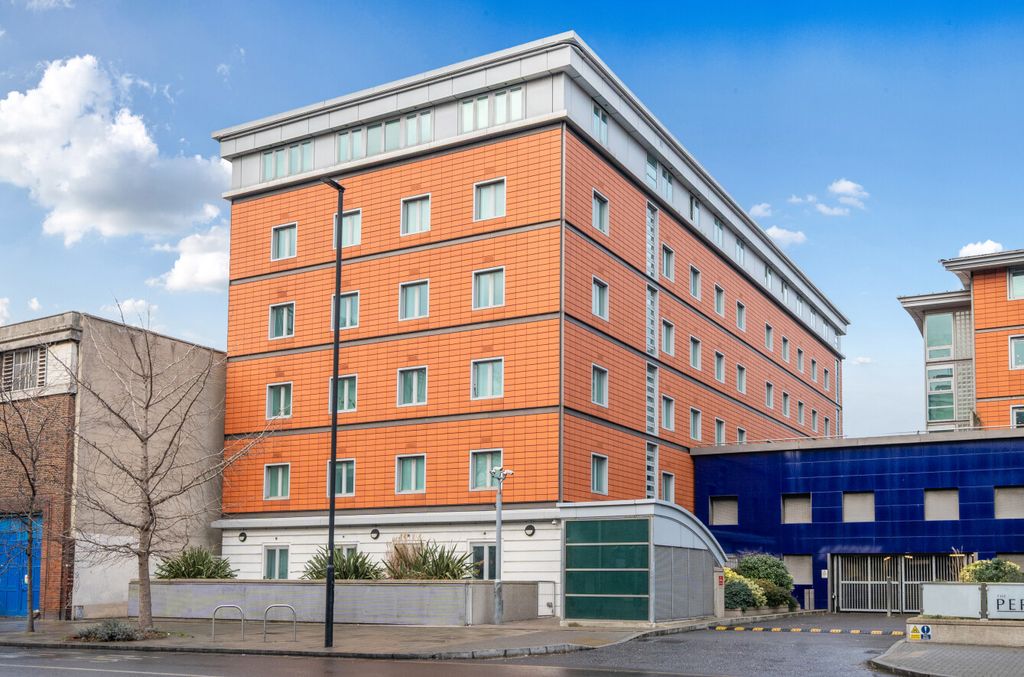 Property photo 1 of 10 1388126-3-695d214...