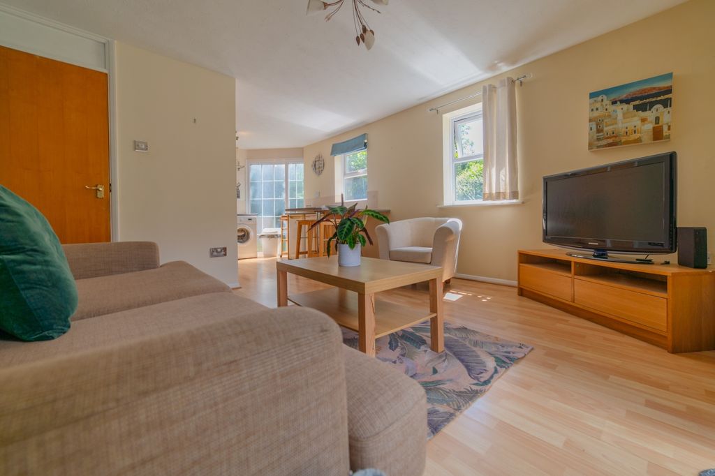 Property photo 3 of 14 Call 02920 454555 To Secure Your Viewing_4