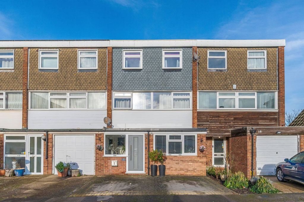 Property photo 1 of 27