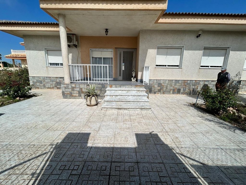 Property photo 1 of 35