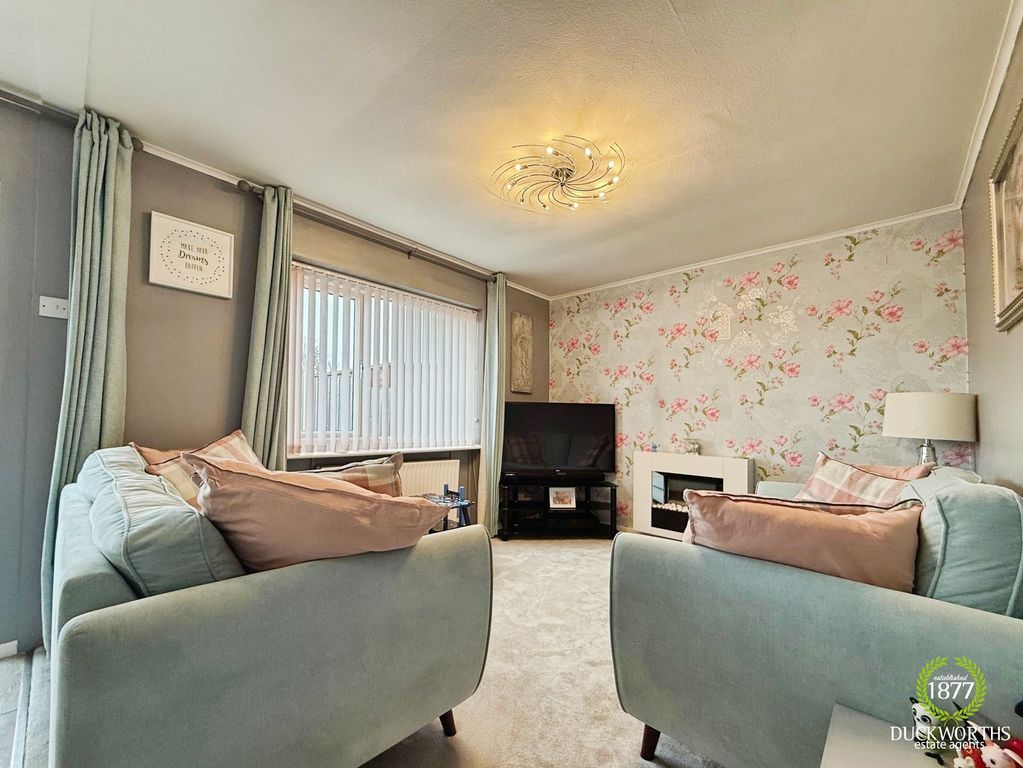 Property photo 2 of 25