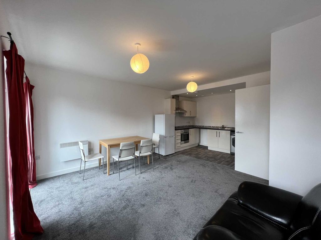 Property photo 2 of 9