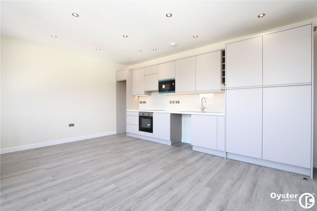 Property photo 2 of 3