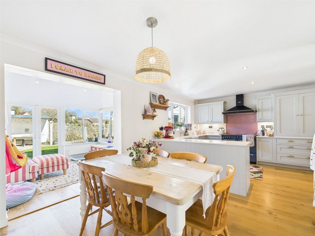 Property photo 2 of 17 Picture No. 02