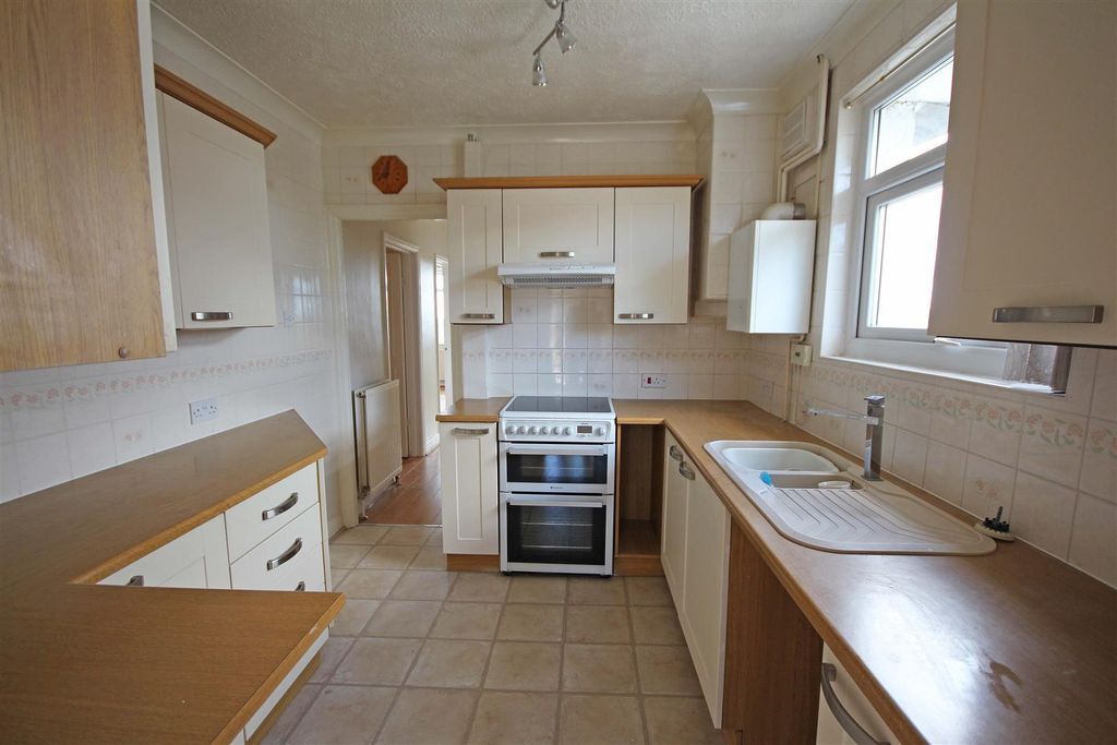 Property photo 2 of 12 Kitchen