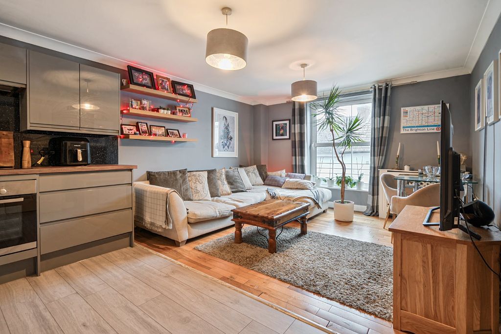 Property photo 1 of 13 Picture No. 04