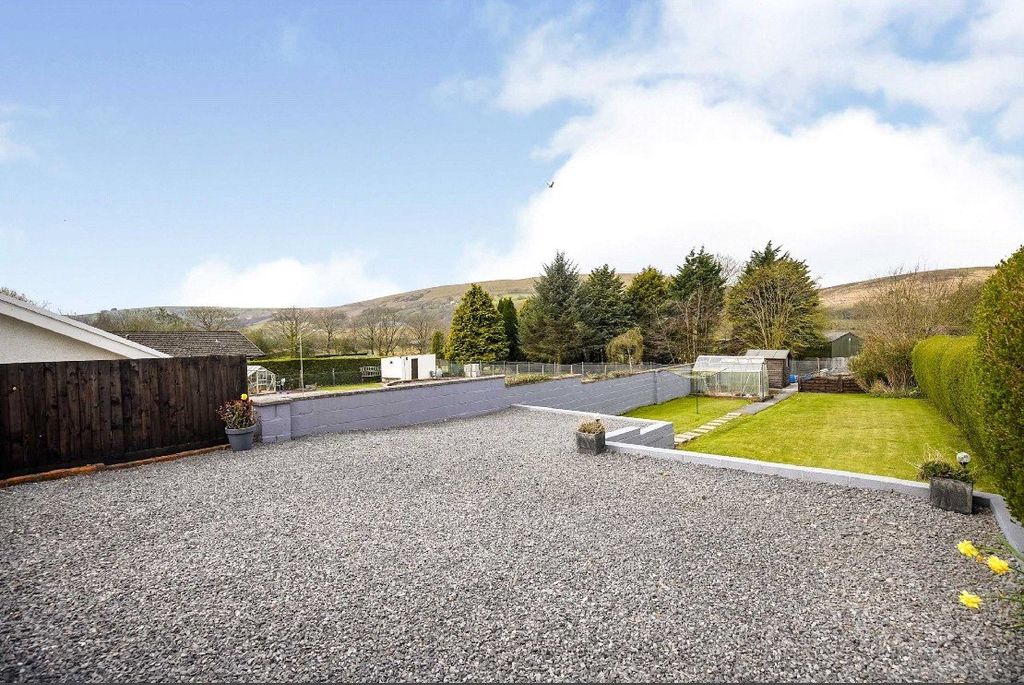 Property photo 2 of 12 Picture No. 05