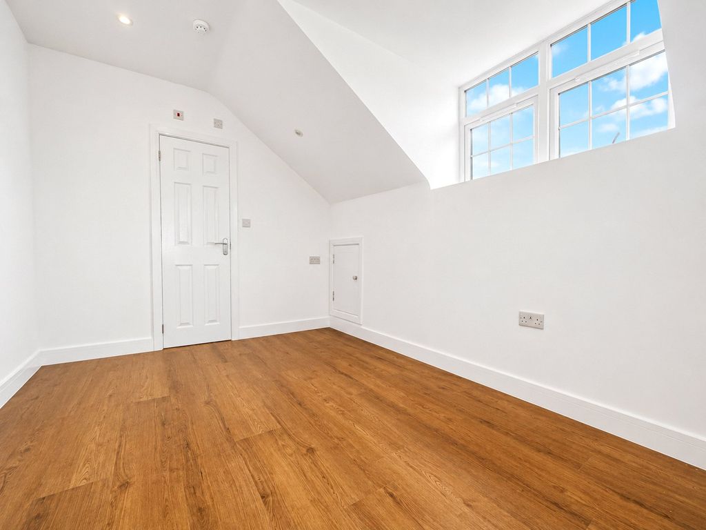 Property photo 3 of 4 Studio