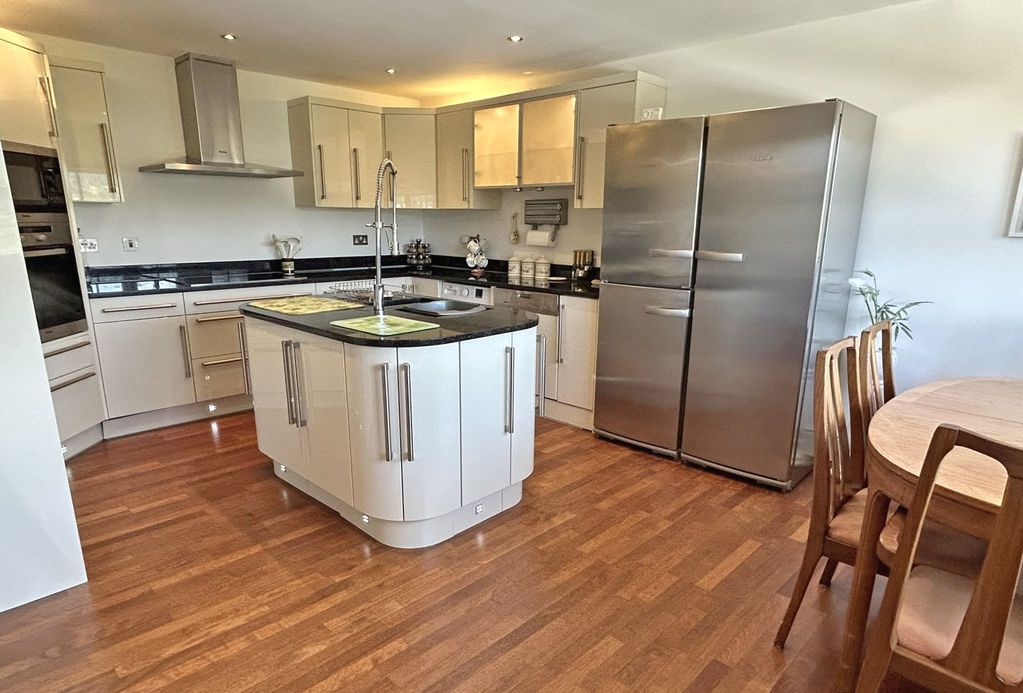 Property photo 3 of 11 Photo 19