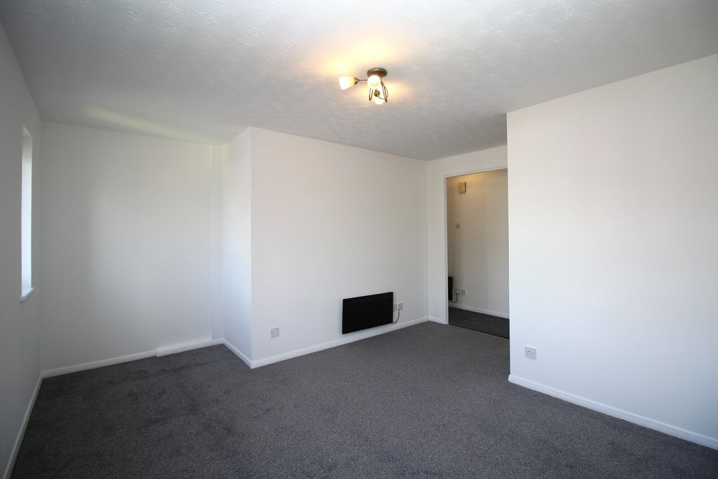 Property photo 2 of 6 Lounge View 1