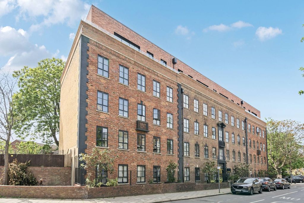 Property photo 2 of 25