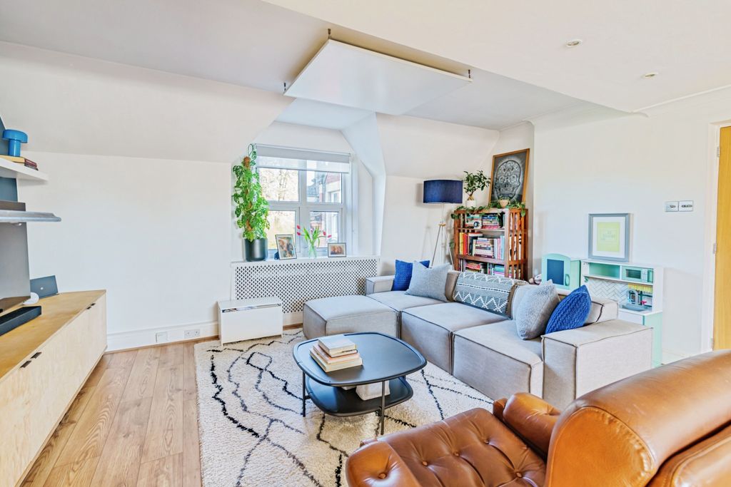 Property photo 3 of 19