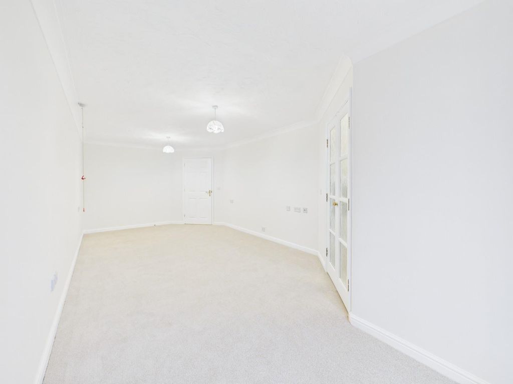 Property photo 3 of 9 Cam04899G0-Pr0268-Still006.Jpg