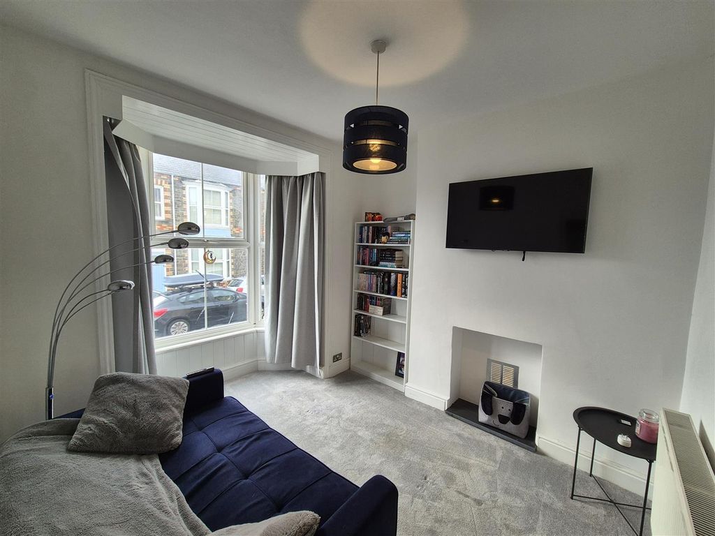 Property photo 2 of 11