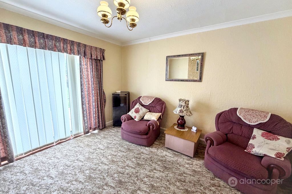 Property photo 3 of 14 4590425