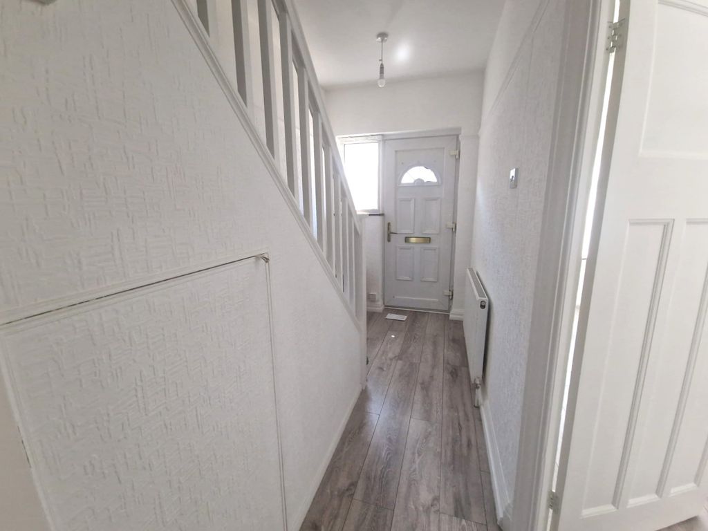 Property photo 3 of 11 Gallery