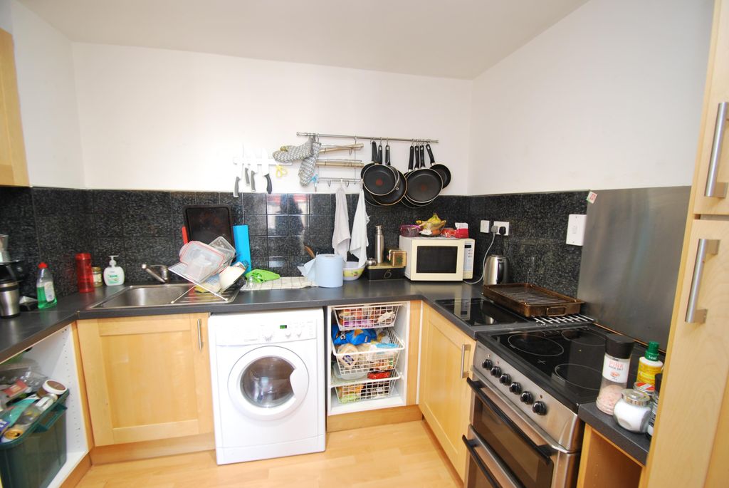 Property photo 2 of 6 Kitchen