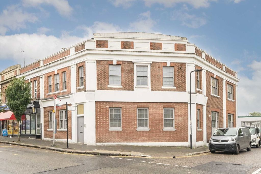 Property photo 1 of 6