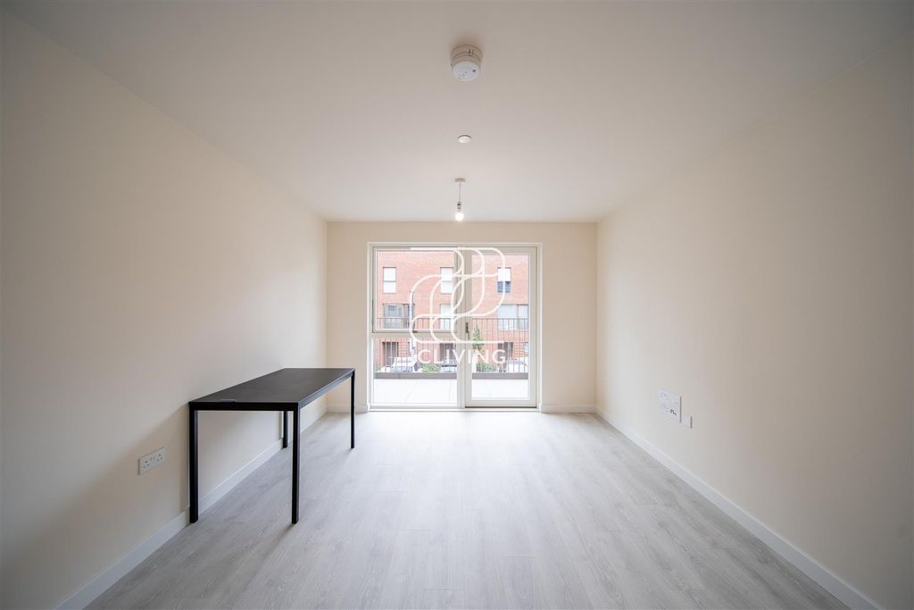 Property photo 3 of 15 Cn422-15.Jpg