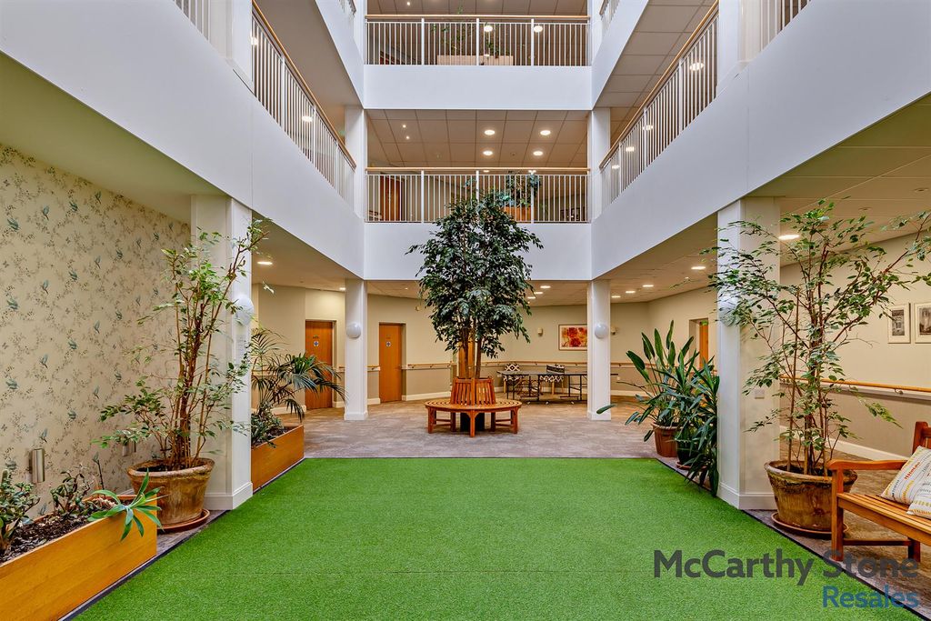 Property photo 2 of 23 Orangery