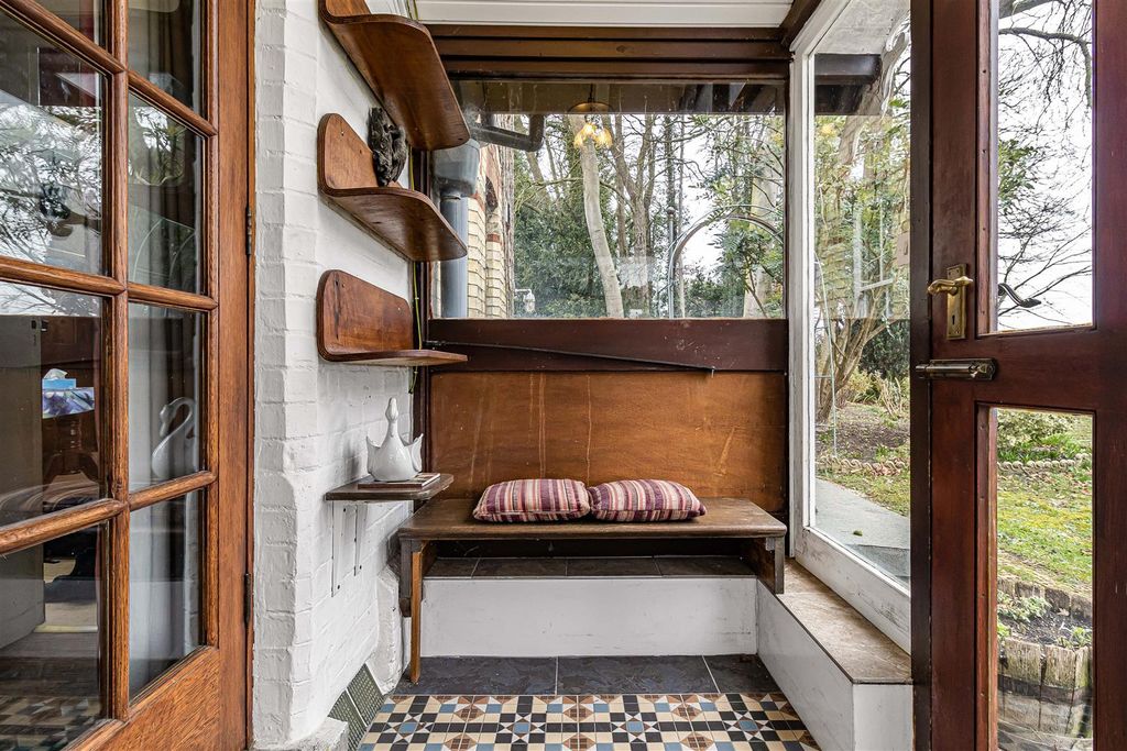 Property photo 3 of 37 18_72182.Jpg