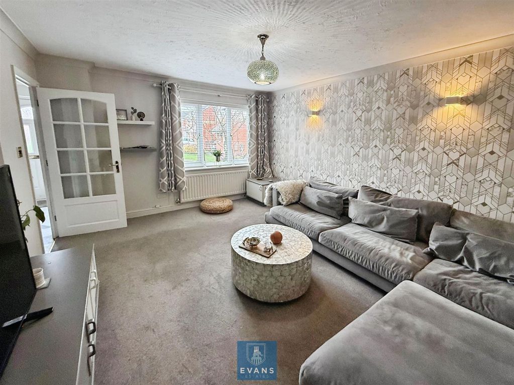 Property photo 3 of 16 Living Room