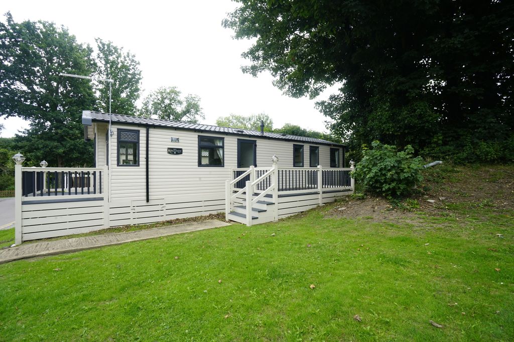 Property photo 1 of 27