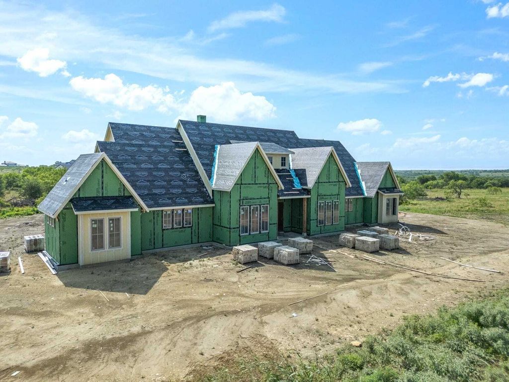 Property photo 1 of 4