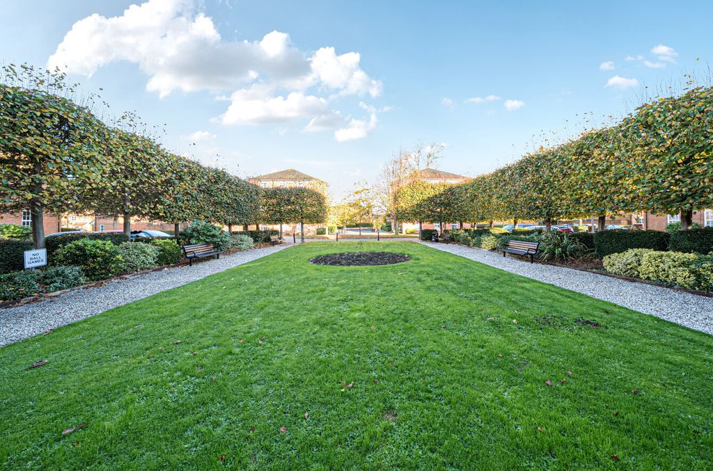 Property photo 2 of 11 1372151-29-68Fb45...